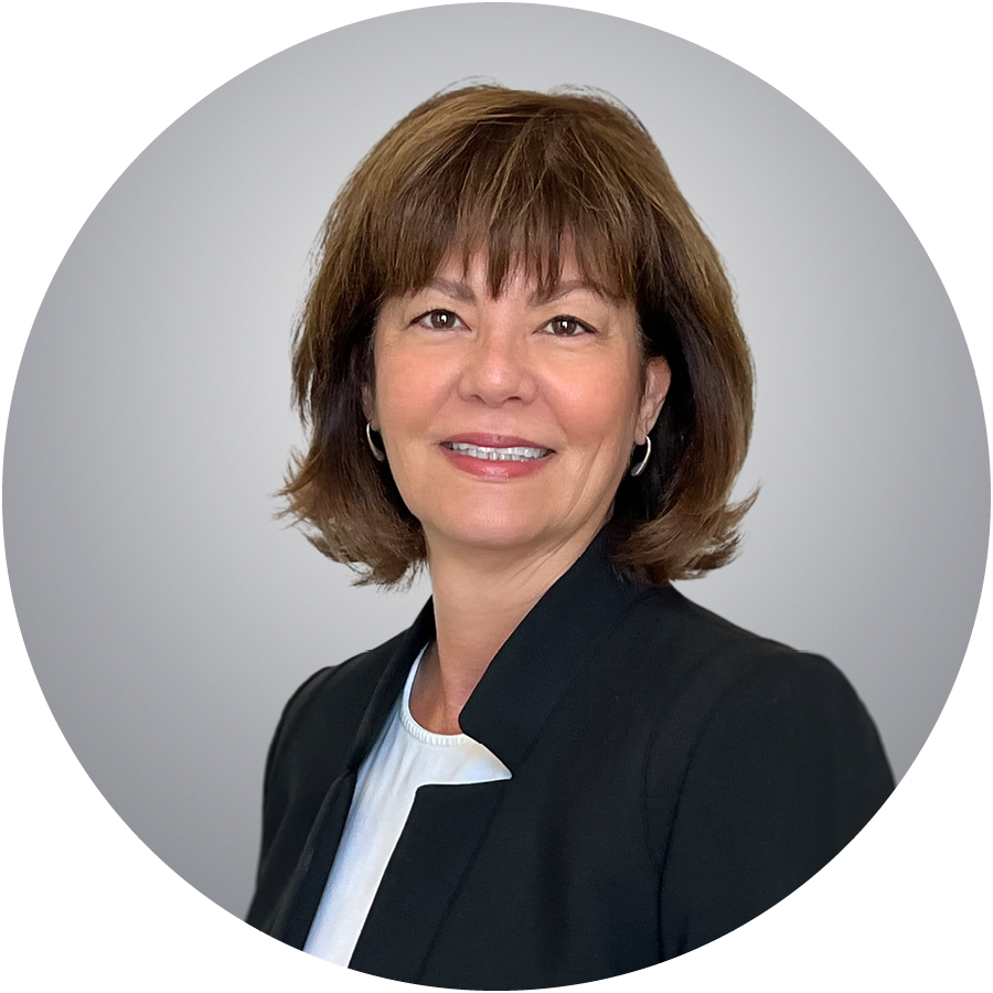 Circle Headshot - Linda R